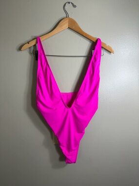 Dippin Daisy’s Neon Pink Plunge One Piece Swimsuit NWT Size L